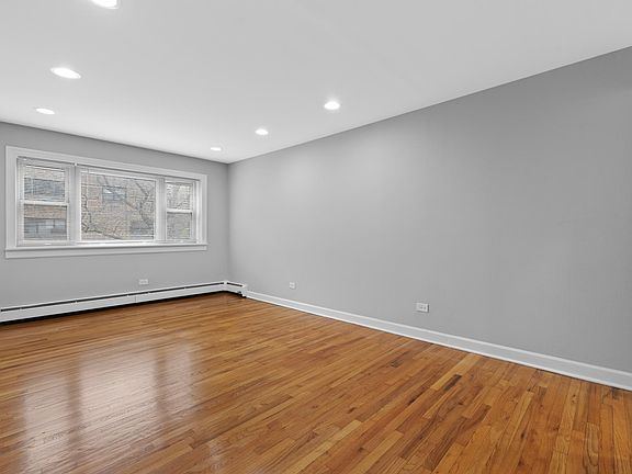 5th image of 3161 N Cambridge Ave APT 305
