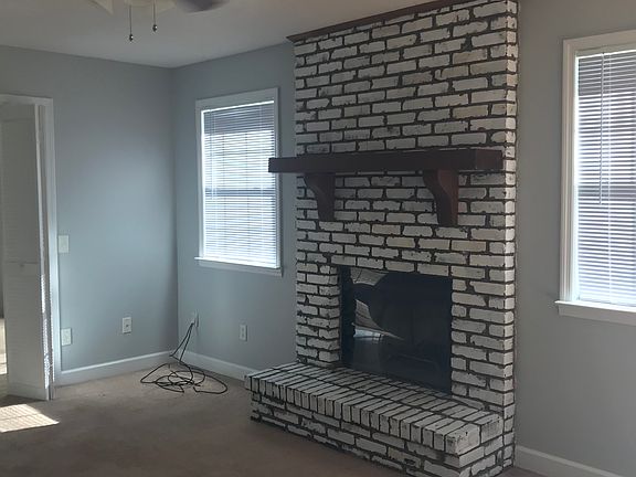 3rd image of 2409 Creekwood Dr