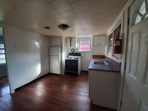 2nd image of 39 River Dr