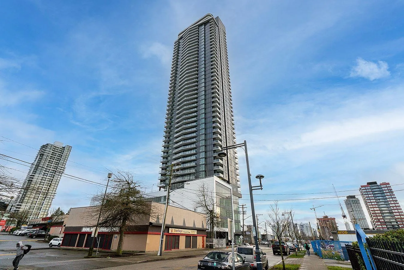 2 bed, 671 sqft, $2,200 — Photo 1