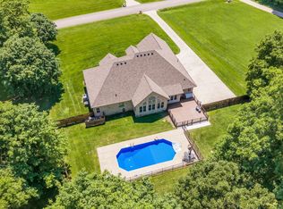 111 Bryton Ct, Burns, TN 37029