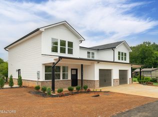 2634 White Plains Way, Knoxville, TN 37920