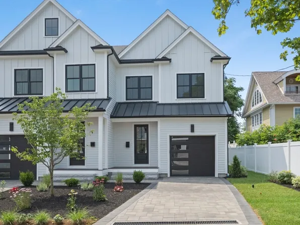 11 Jasset St #11, Newton, MA 02458