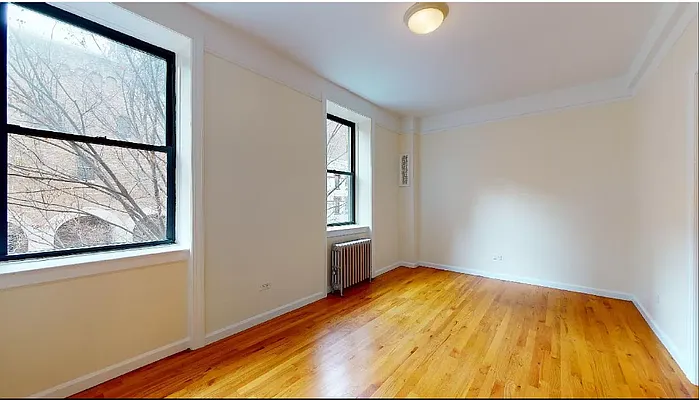 Rented by Manhattan Realty Group | media 2