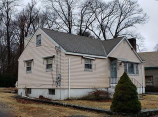 15 Cedarcrest Rd, Salem, MA 01970