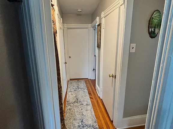 4th image of 35 Ashford Ave #Top