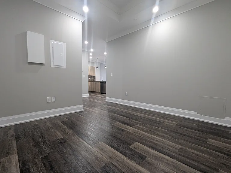 121 King St W — Photo 64