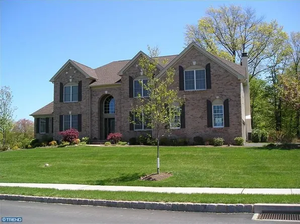 216 Jane Chapman Dr E, Newtown, PA 18940