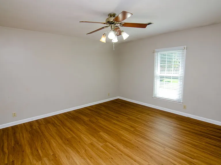 1144 Hunters Chase Dr — Photo 23