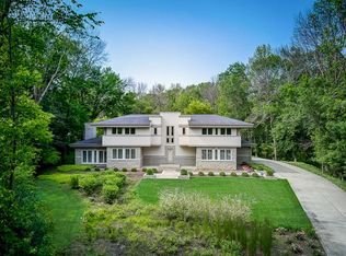 340 E Ravine Dr, Mequon, WI 53092