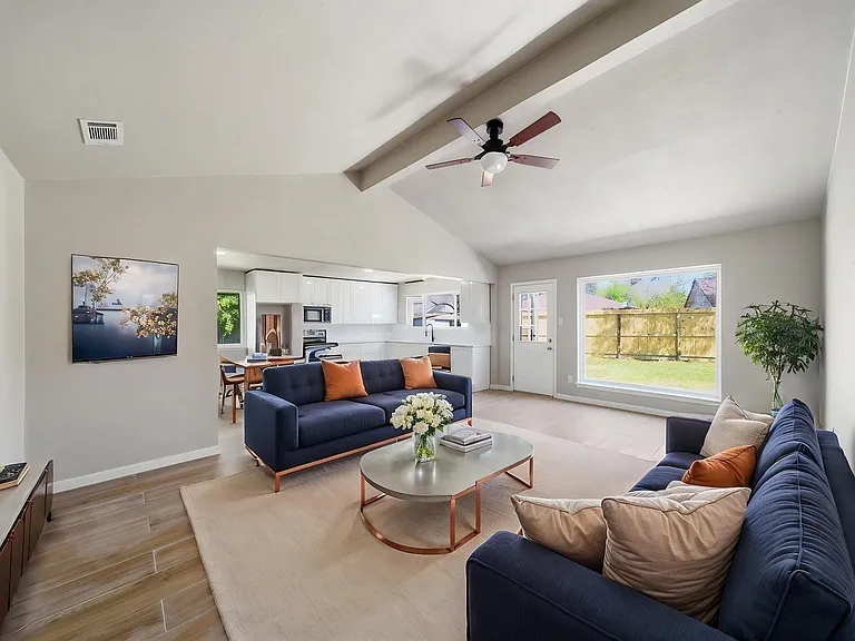 7530 Millbrae Ln — Photo 3