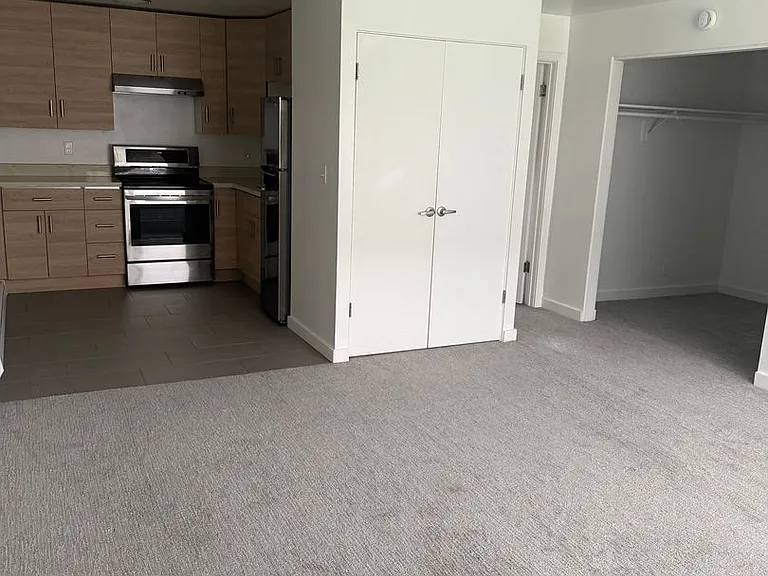 3615 & 3621 Town Home Apartments — Photo 4