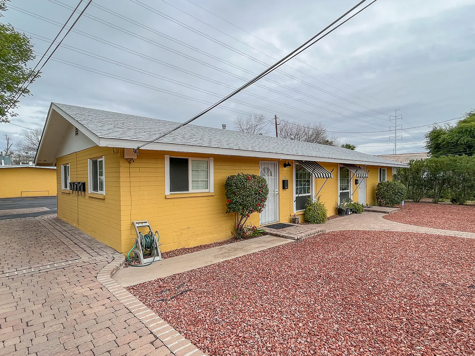 1219 S Farmer Ave — Photo 1