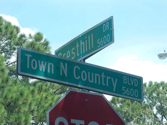 5th image of 5604 Town N Country Blvd
