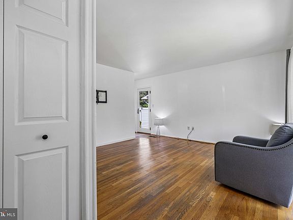 4th image of 7983 Nolcrest Rd