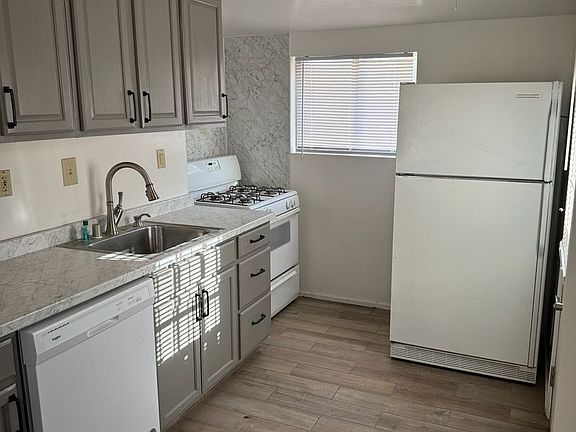 2nd image of 113 1/2 Wilson Ave #0