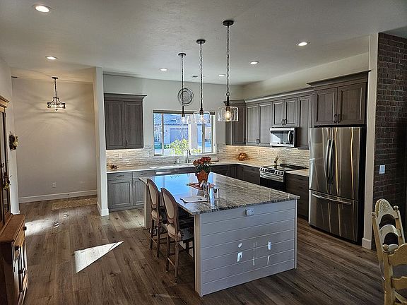 Large spacious kitchen