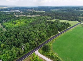 1216 Hoch Rd, Traverse City, MI 49696