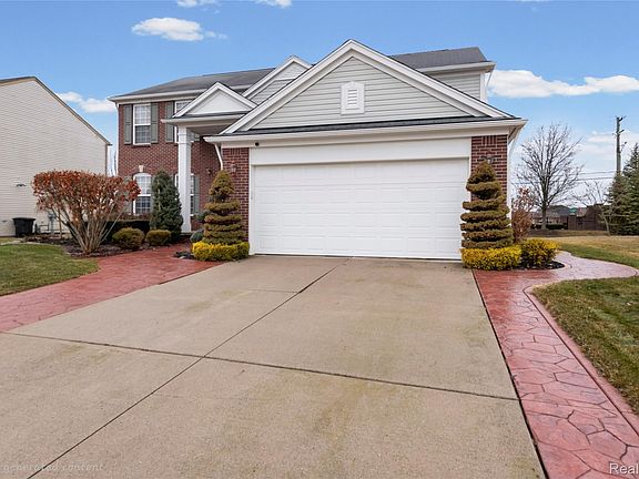 2nd image of 56543 Hastings Dr