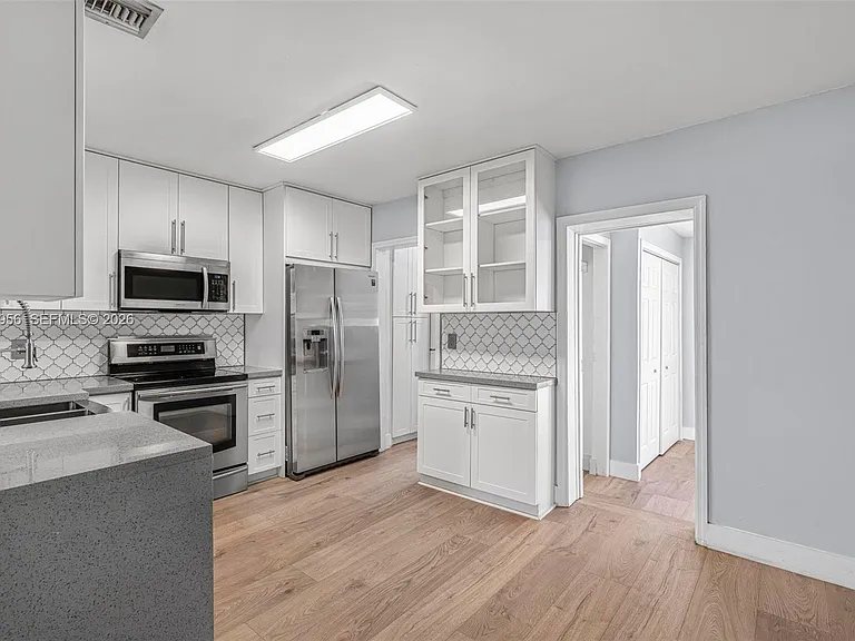 5001 SW 92nd Ter — Photo 9