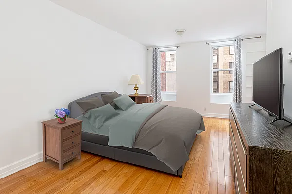 Bedroom, photo 2