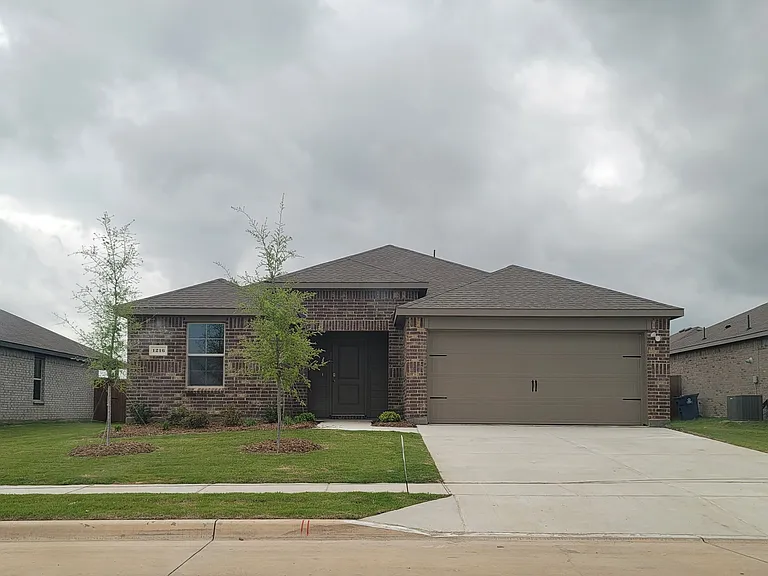 1216 Riverbrook Ln — Photo 1