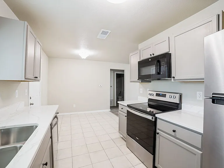 10506 Bounty Dr — Photo 10