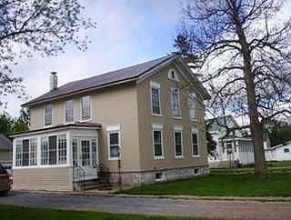 109 St. Lawrence Ave W