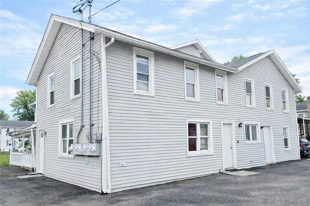 2 bed, 1.0 bath, 4032 sqft, $950 — Photo 1