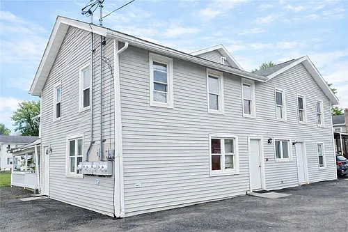 130 E Elisha St Photo 1