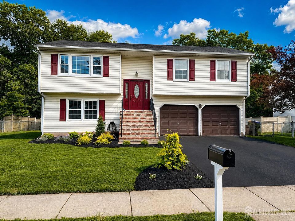 1st image of 13 Traci Ln