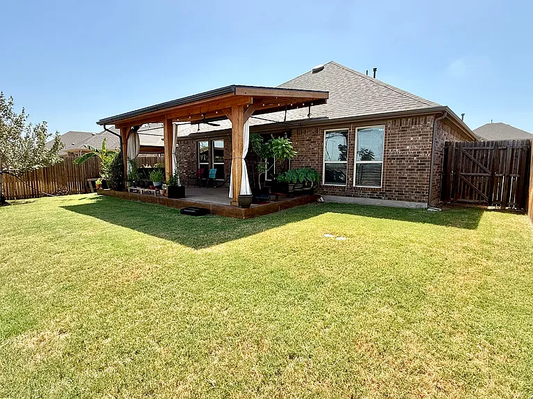 2704 Ainsworth Rd — Photo 24