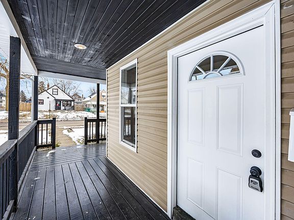 4th image of 203 Clarendon Ave
