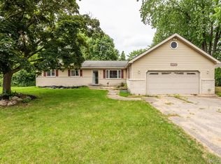 1457 Cambria Dr, Troy, MI 48085