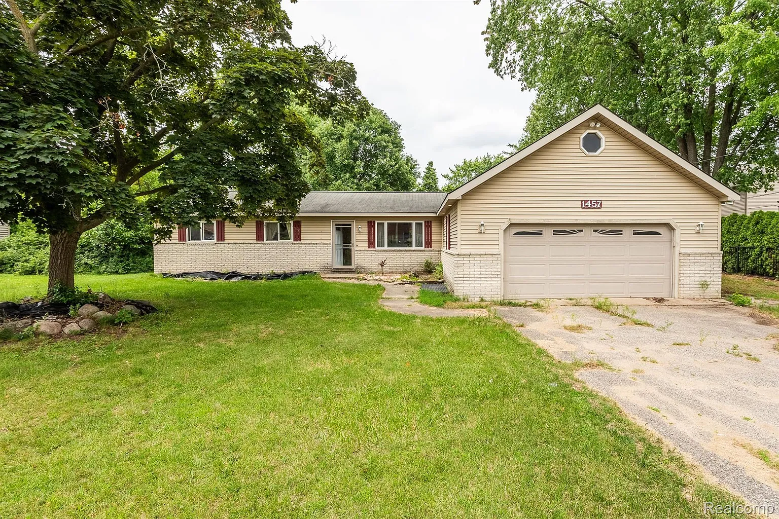 1457 Cambria Dr photo 1