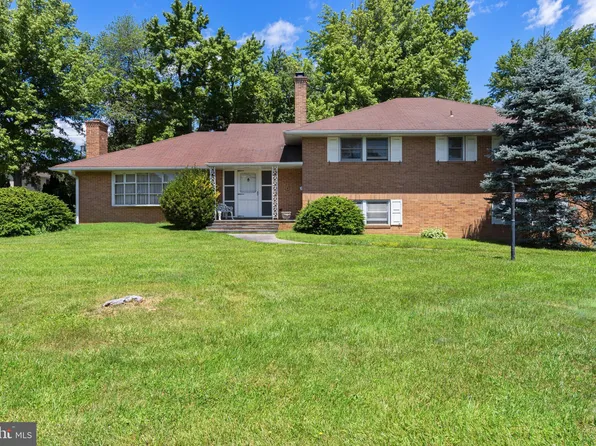 4659 Dartmoor Dr, Wilmington, DE 19803