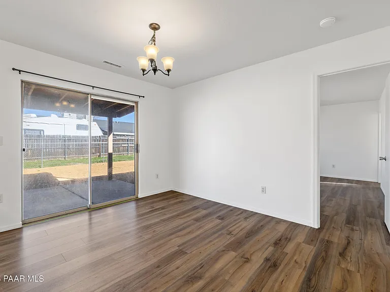 4517 N Sauter Dr — Photo 6