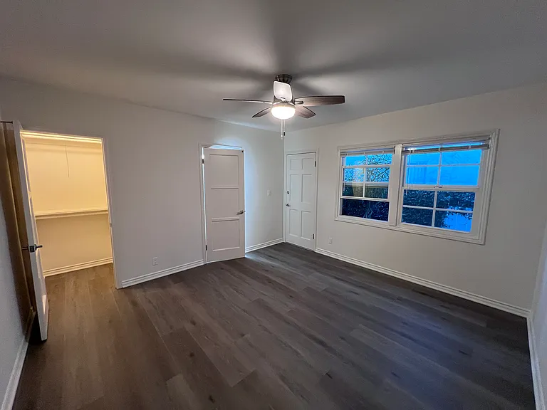 10650 Camarillo St #1 — Photo 14