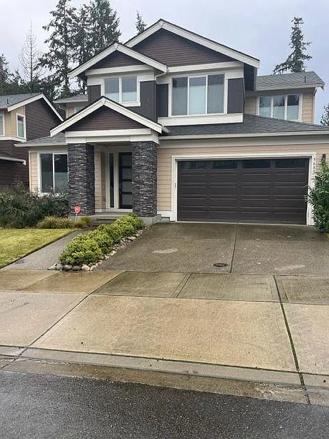 4 bed, 3213 sqft, $4,195 — Photo 1