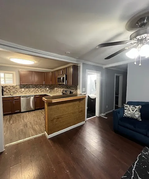 109 Ashworth Pl — Photo 1