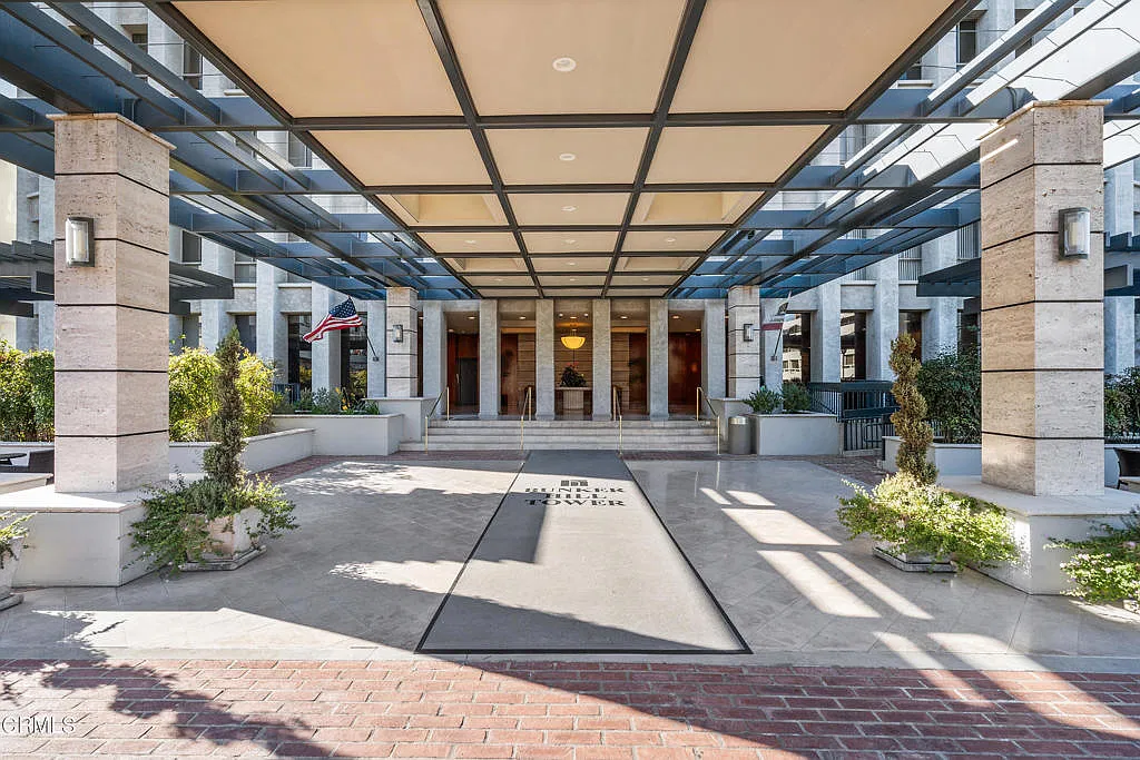 1 bed, 1.0 bath, 762 sqft, $2,380 — Photo 3