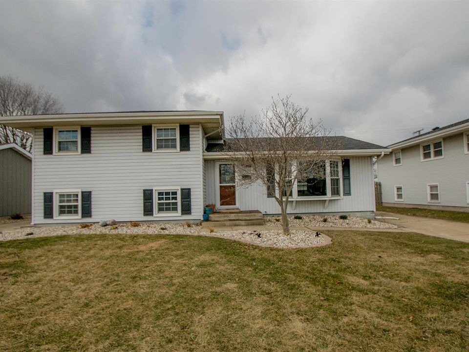 1st image of 9128 Wildwood Dr