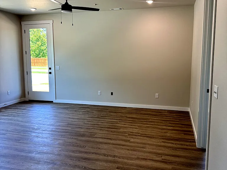845 N Rupple Rd #101 — Photo 5
