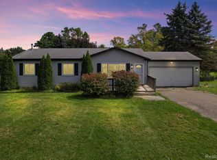 11137 Terrace View Dr, Whitmore Lake, MI