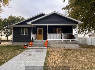 639 Hamilton St, Phillips, NE 68865