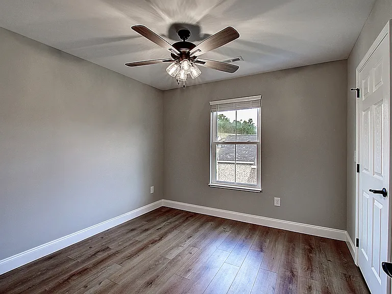 209 University Pkwy #36 — Photo 25