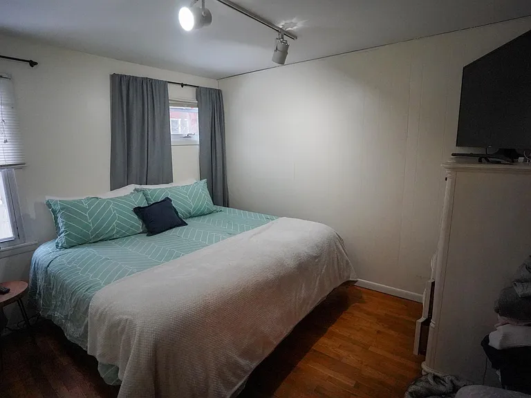 120 James St #6 — Photo 11