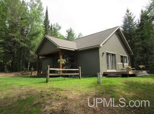 E7015 Doe Lake Rd, Munising, MI 49862