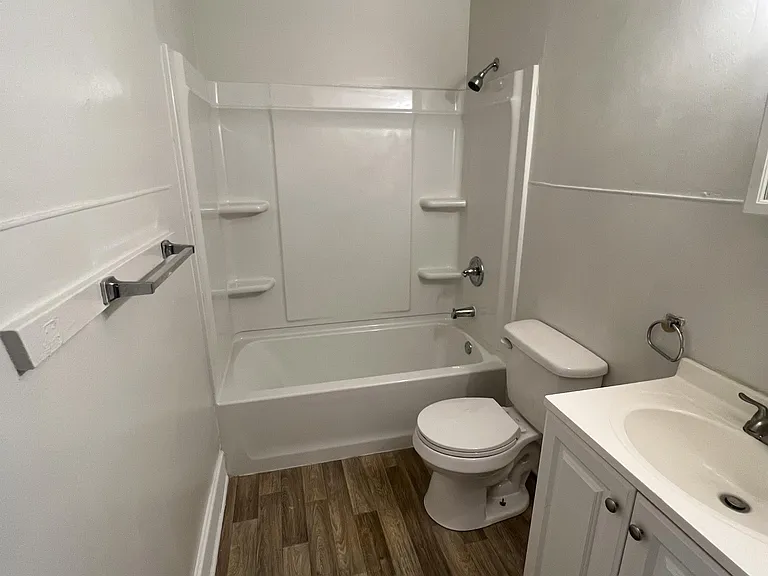 424 N Locust St #2 — Photo 3