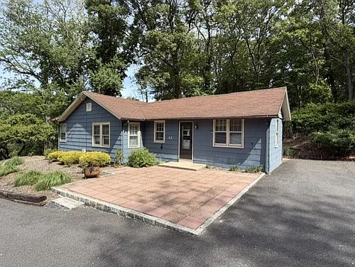 42 Makamah Rd Photo 1